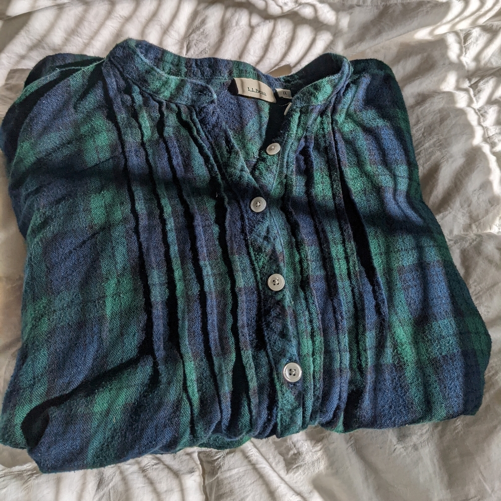 100% cotton flannel l.l. bean nightgown with pockets